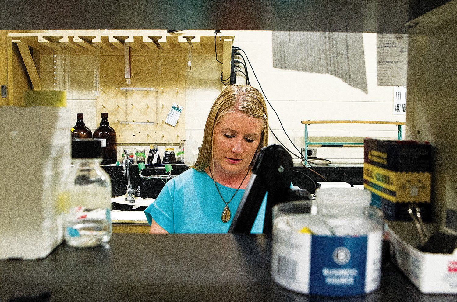 Wildlife forensic analyst